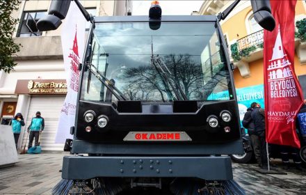 Kademe AŞ, yerli süpürme araçlarını Beyoğlu Belediyesi’ne teslim etti