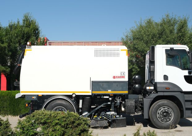 Araç_Üstü_Vakumlu_Yol_Süpürme_Makinesi_2