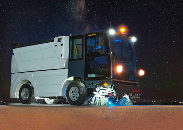 aga-3000-compact-road-sweeper