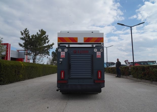kademe-aga-3000-belden-kirmali-yol-supurme-makinesi-4